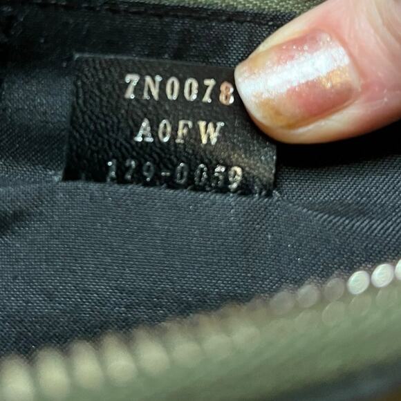 Fendi Vocabulary Fantastic Leather Clutch Moss Green 7N0078 - Picture 3 of 10